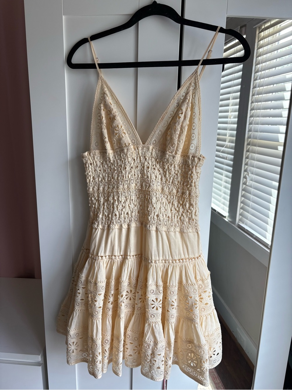 Women's Cream Eyelet Tiered Sundress - V-Neck Spaghetti Strap